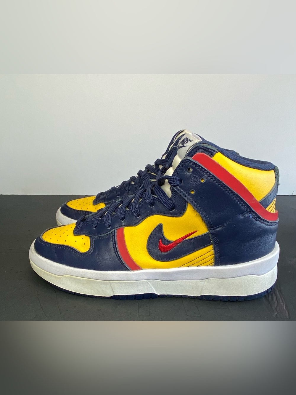 Nike High Top Women’s Sneakers – Size 8